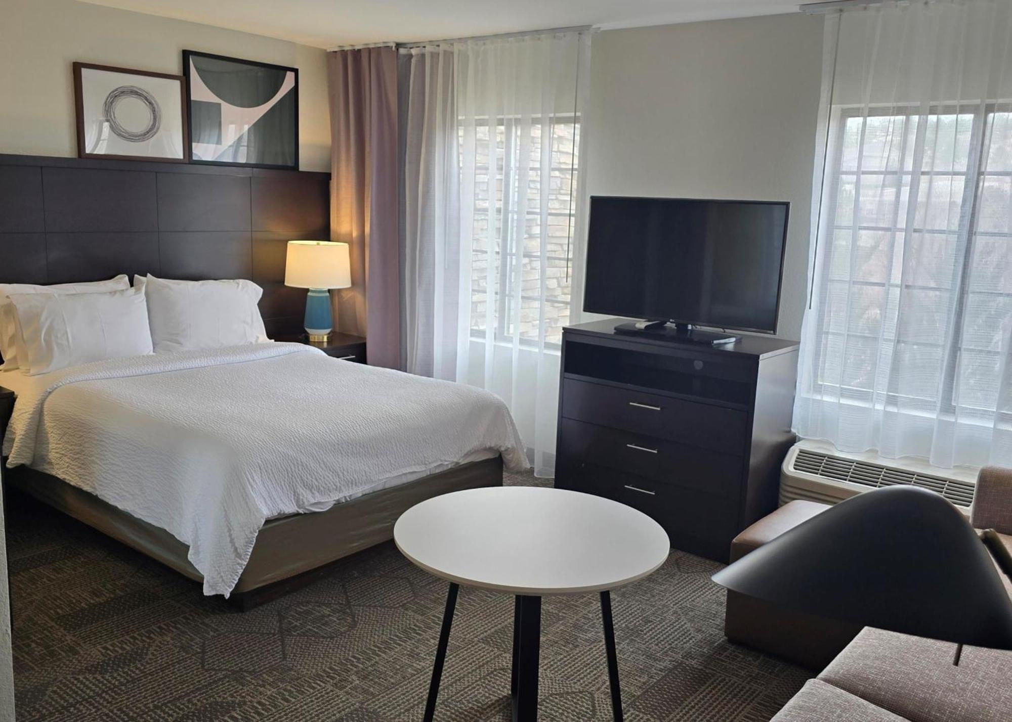 Hotel Staybridge North By Ihg 3*